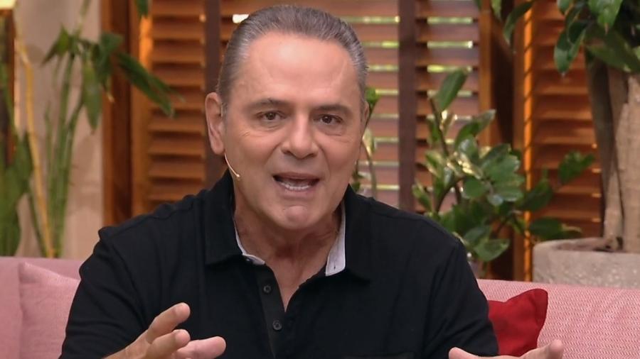 Narrador participou do "É de Casa" para promover o Brasileirão na emissora, que exibirá dois jogos amanhã - Reprodução/TV Globo