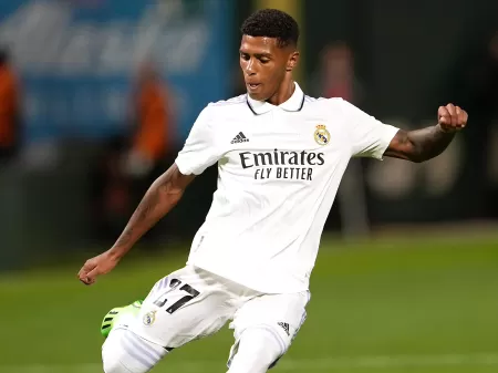 Oficial: Vinicius Tobias, ex-Internacional, é o novo jogador do Real Madrid