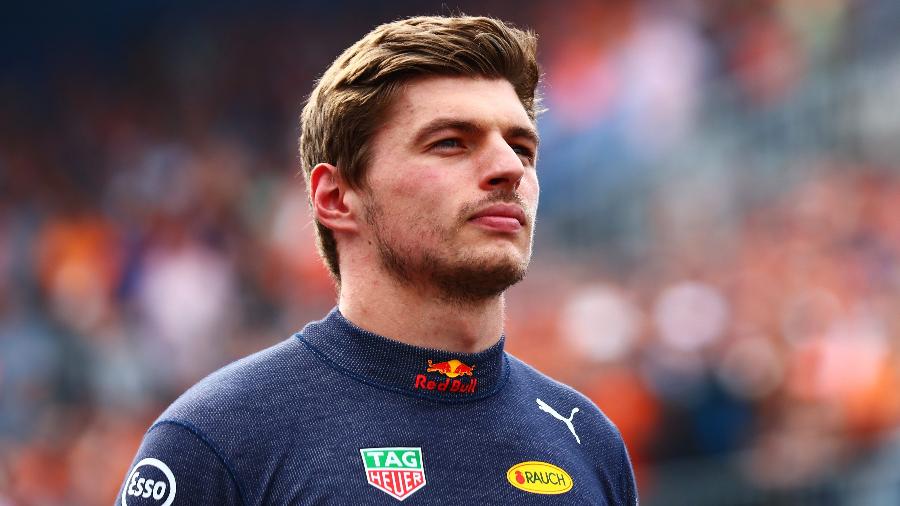 Max Verstappen, piloto da Red Bull, observa movimento durante GP da Holanda - Dan Istitene - Formula 1/Formula 1 via Getty Images