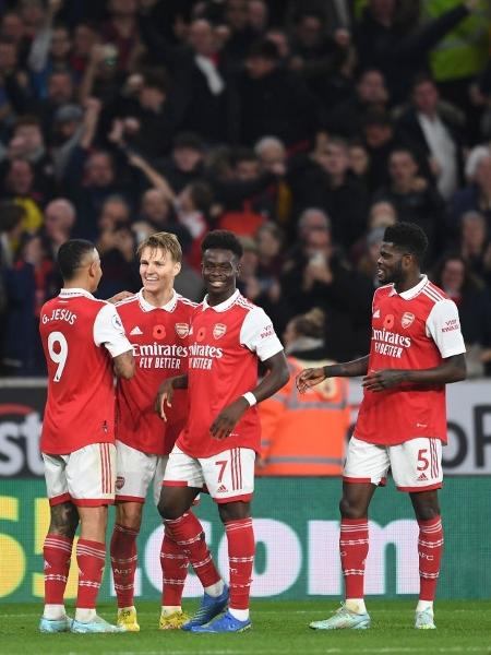 Jogadores do Arsenal comemoram gol sobre Wolverhampton na Premier League - David Price/Arsenal FC via Getty Images