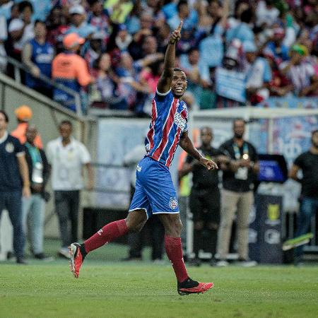 Kanu, do Bahia, comemora gol marcado contra o Fortaleza pelo Campeonato Brasileiro