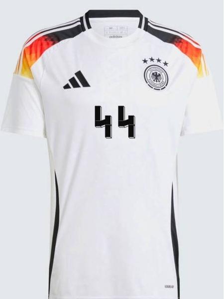 Camisa da Alemanha com número 44 divulgada em março foi comparada a símbolo nazista