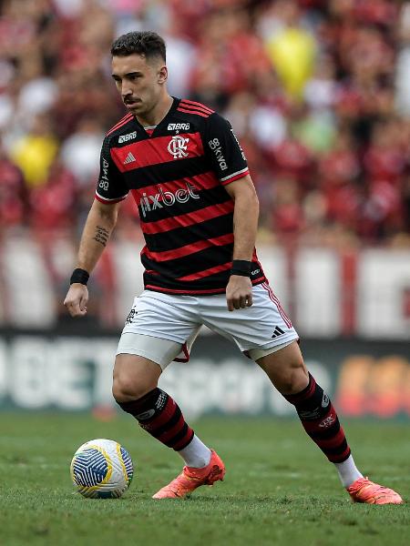 Léo Ortiz durante jogo do Flamengo com o Atlético-GO