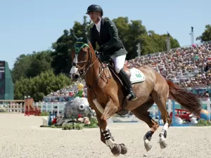 Rodrigo Pessoa e Stephan Barcha avançam à final dos saltos no hipismo