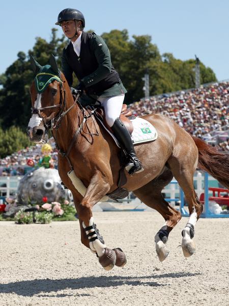 Rodrigo Pessoa durante a prova do salto individual do hipismo nos Jogos Olímpicos de Paris-2024