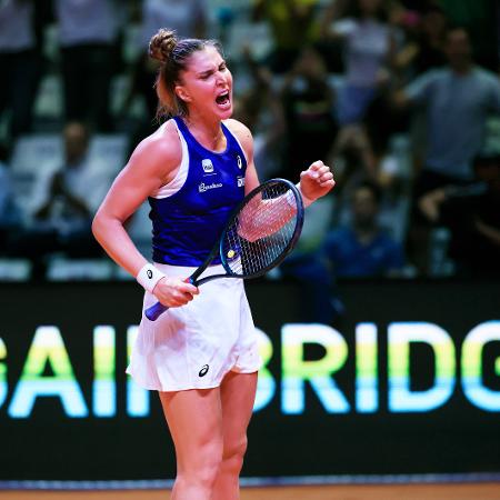 Beatriz Haddad Maia na vitória sobre Solana Sierra pela Billie Jean King Cup 2024, em São Paulo