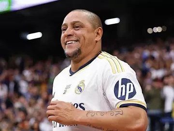 Roberto Carlos 'se muda' para CT do Real em meio a divórcio, diz TV