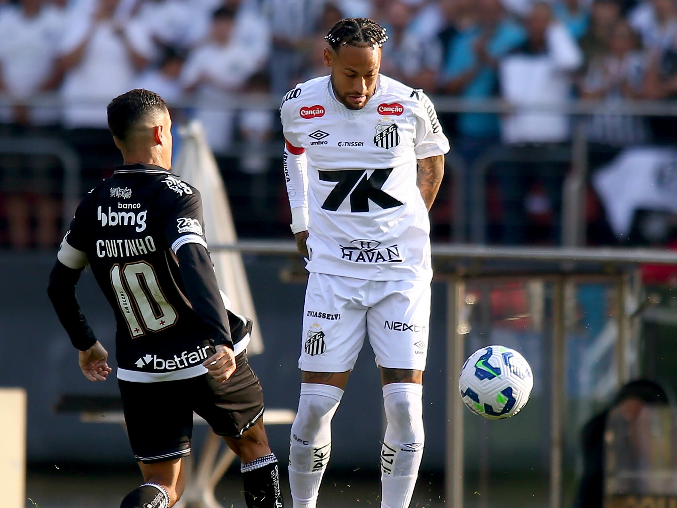 Neymar contra o Vasco (Foto: Mauricio De Souza/AGIF)