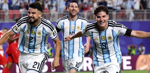 flaco-lopez-e-alvarez-comemoram-gol-da-argentina-sobre-a-suica-em-jogo-da-copa-do-mundo-1783827478799_v2_615x300 Argentina avança à semifinal da Copa com gol épico; semifinal contra Inglaterra muda cenário do torneio