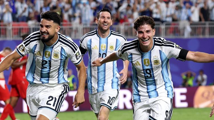Argentina comemora gol da vitória contra a Suíça