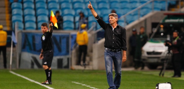 O técnico do Grêmio, Renato Gaúcho foi atacante, e tem improvisado no setor - LUCAS UEBEL/GREMIO FBPA