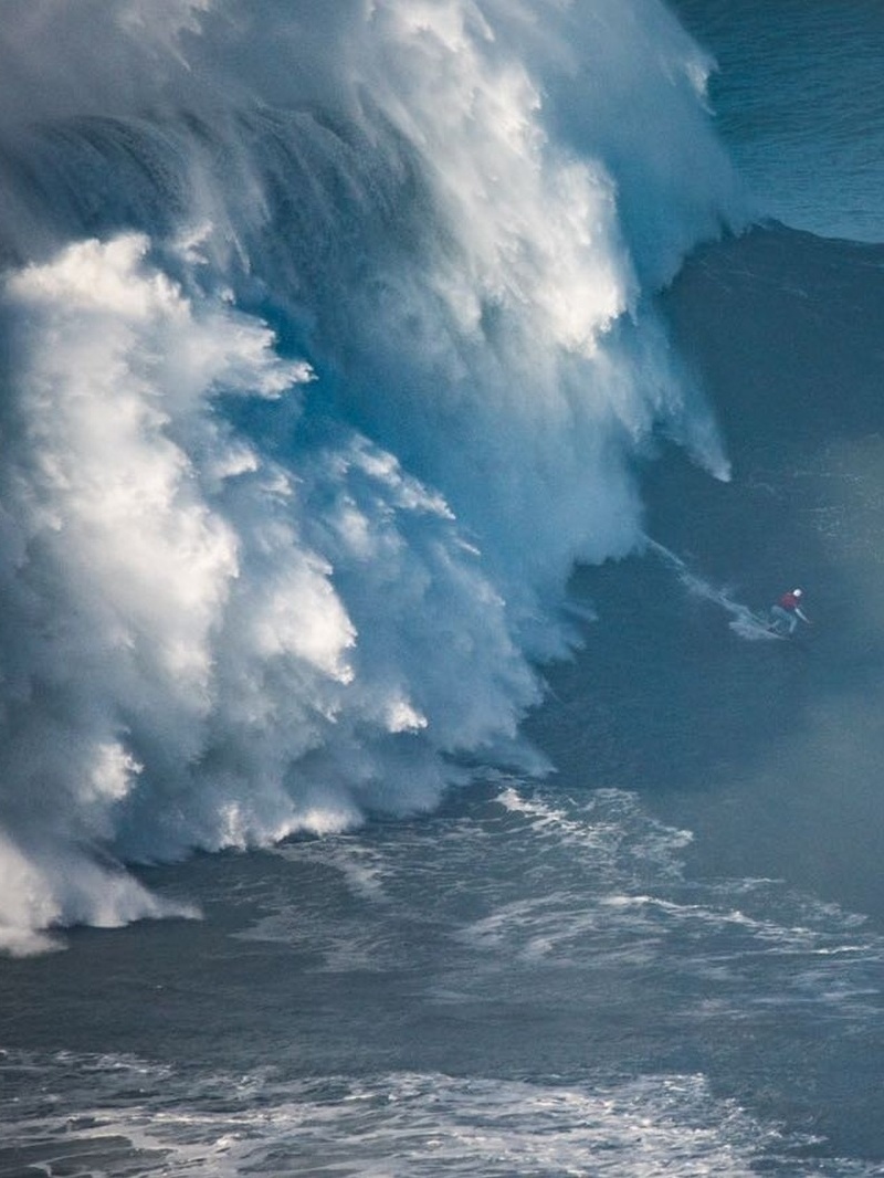 Regras, viúvas e terremoto: como é a onda gigante que Maya Gabeira surfou  - 29012018 - UOL Esporte