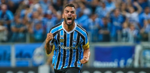 Ex-São Paulo, o volante Maicon defende as cores do Grêmio há  mais de três anos - LUCAS UEBEL/GREMIO FBPA