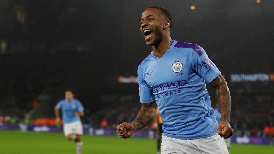 Sterling comemora gol do Manchester City contra o Wolverhampton - James Baylis - AMA/Getty Images