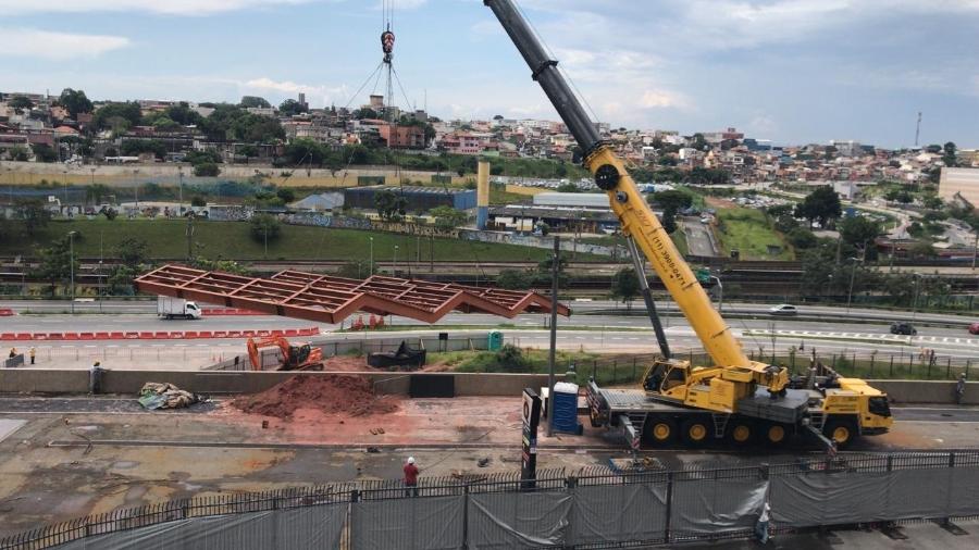 20.jan.2020 - Estrutura metálica da escada que ligará a Arena Corinthians ao Metrô  - Divulgação / Arena Corinthians