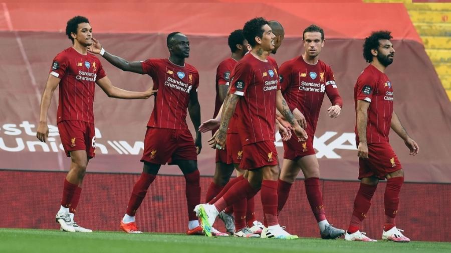 Liverpool de Firmino e cia. pode ser campeão do sofá ou até em jogo direto contra o City, na próxima semana - Andrew Powell/Liverpool FC