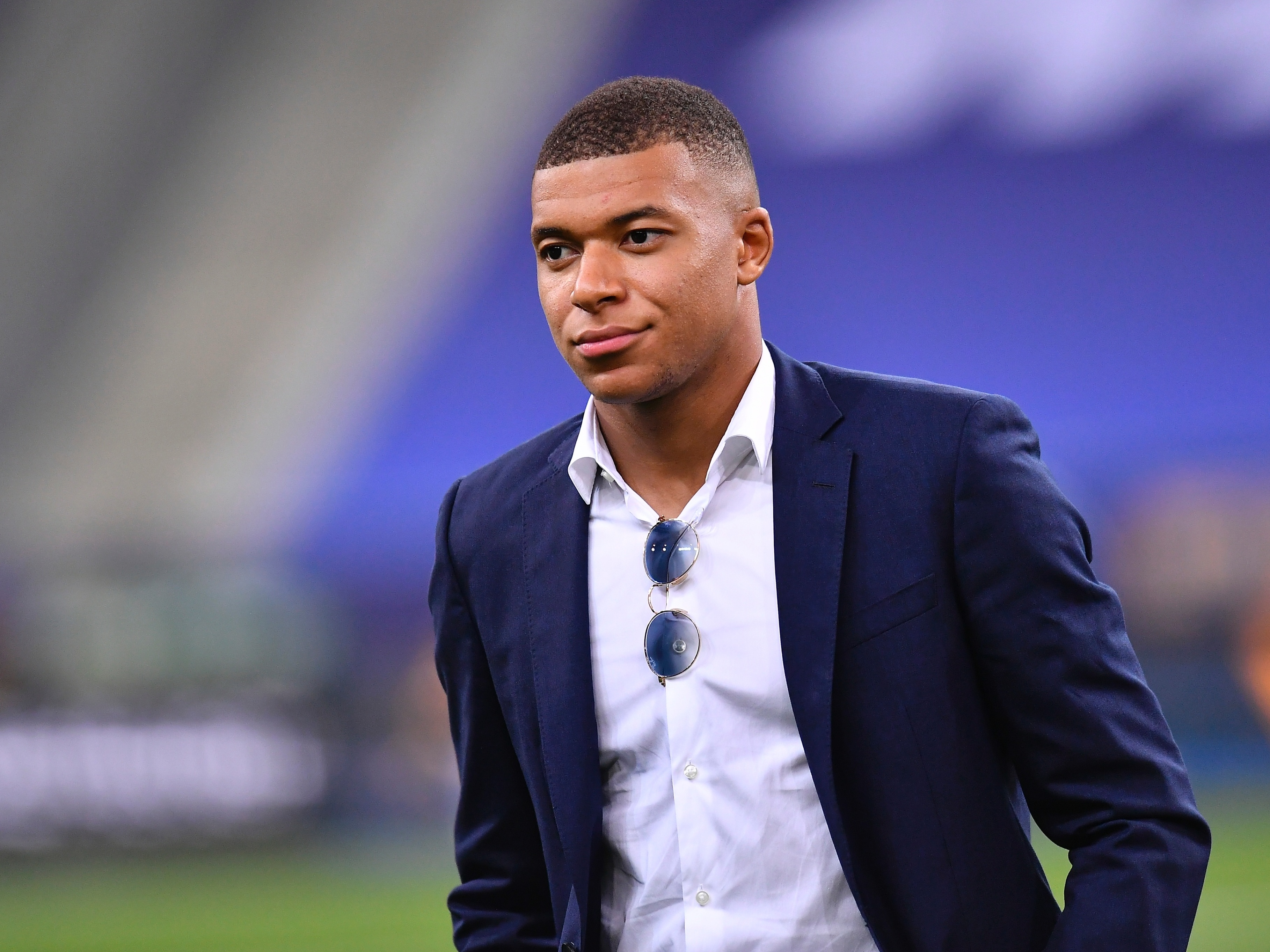 Mbappé marca, mas Lille arranca empate no fim e interrompe série