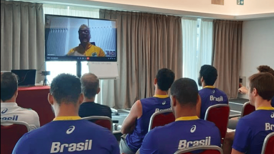 Renan dal Zotto comanda preleção à distância antes da final da Liga das Nações de vôlei - Instagram