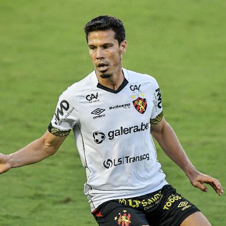 Hernanes, meia do Sport, durante a partida contra o Flamengo - Thiago Ribeiro/AGIF