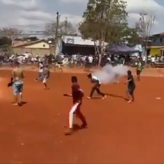 Jogo de futebol amador em Goiânia termina em tiroteio e correria - SBT News