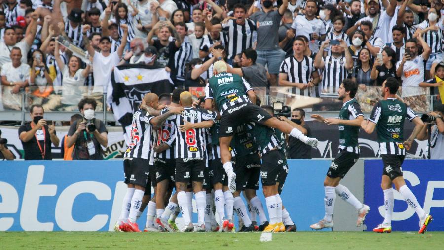 Jogadores do Atlético-MG comemoram gol diante do Bragantino - TELMO FERREIRA/FRAMEPHOTO/FRAMEPHOTO/ESTADÃO CONTEÚDO