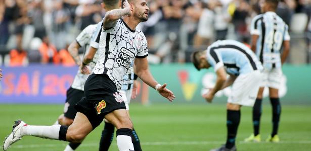 Opinião: Vitor Guedes: 'Renato Augusto salvou o Sylvinho no Corinthians'