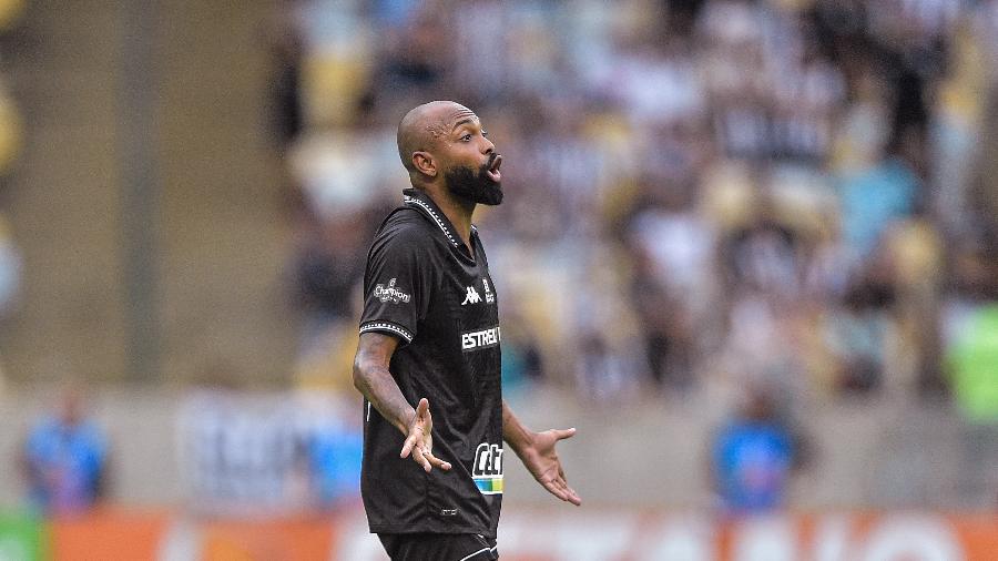 Chay jogador do Botafogo durante partida contra Fluminense - Thiago Ribeiro/AGIF