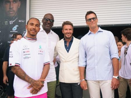Michael B. Jordan Brasil on X: 📸 Michael B. Jordan ao lado de Lewis  Hamilton, Saquon Barkley e Odell Beckham Jr. no #MetGala ontem.   / X