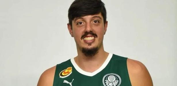 Jogador de basquete do Palmeiras está em estado grave após