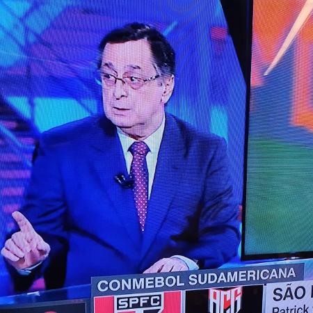 Jornalista não se sentiu bem no momento em que falava sobre vitória do São Paulo - Reprodução/ESPN