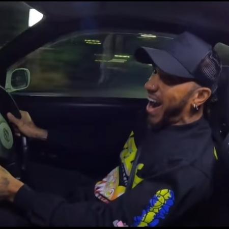 Lewis Hamilton dirigiu e fez "zerinho" com carro de mais de R$ 1 milhão pelas ruas de Tóquio - Reprodução/Instagram