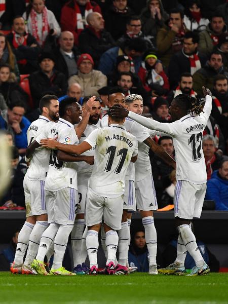 Jogadores do Real Madrid comemoram gol de Benzema sobre o Bilbao, pelo Espanhol - Ander Gillenea/AFP