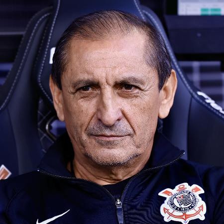 Ramón Díaz, técnico do Corinthians, durante jogo contra o Vasco