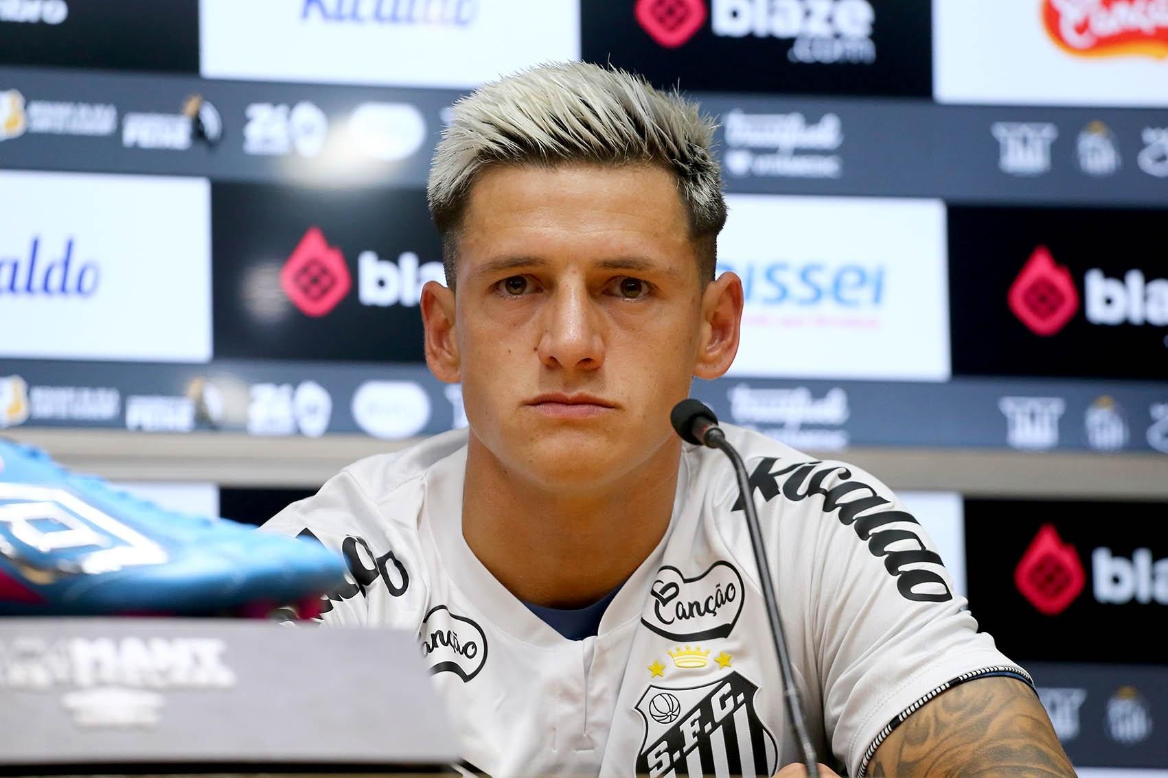 Athletico recebe proposta por Leo Godoy; Santos não vai cobrir