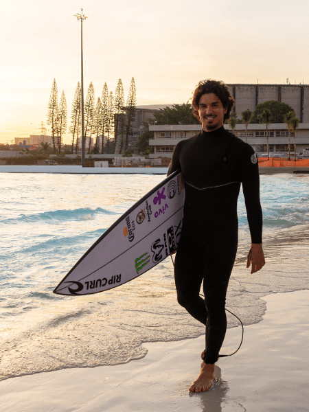 Gabriel Medina voltou a surfar na Beyond the Club Gabriel Medina voltou a surfar na Beyond the Club