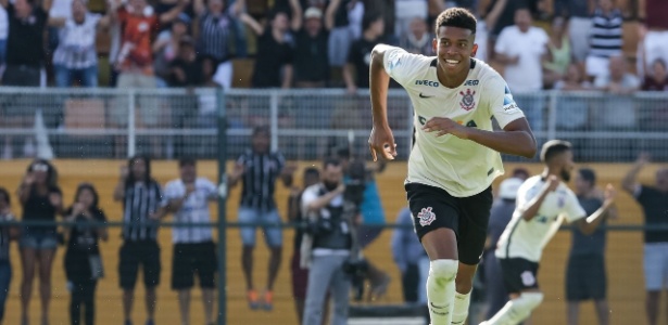 Goleador da Copinha, corintiano faz cirurgia e para por tempo indeterminado