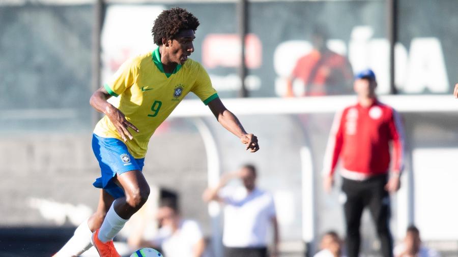 Talles Magno durante amistoso da seleção brasileira sub-17 contra o Paraguai em São Januário - Thais Magalhães/CBF