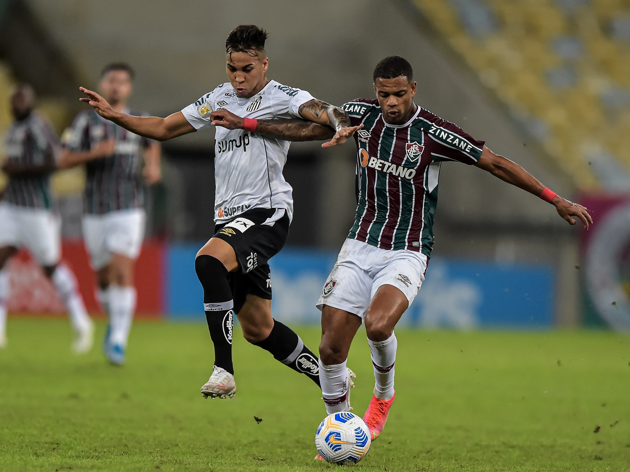 Santos x Fluminense: onde assistir, escalações e horários do jogo pelo  Brasileirão