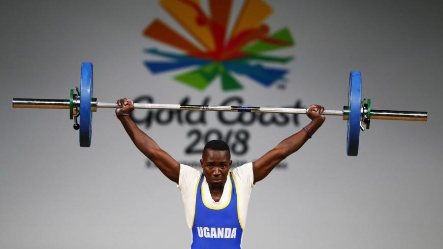 Julius Ssekitoleko, atleta de Uganda do levantamento de peso - Dean Mouhtaropoulos/Getty Images