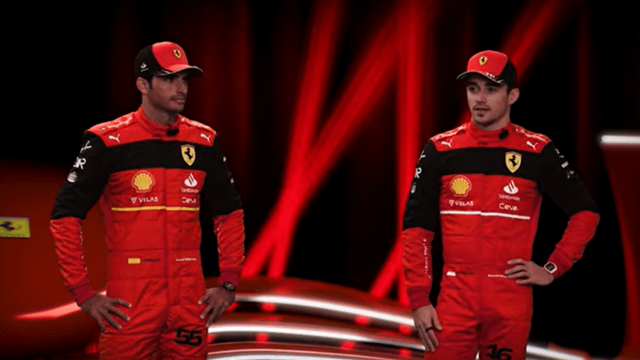 Charles Leclerc e Carlos Sainz, os pilotos da Ferrari, na apresentação do modelo F1-75 - Reprodução/YouTube