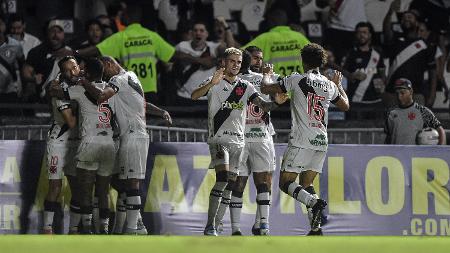 Vasco supera Ponte Preta, vence 1ª na Série B e põe fim a jejum