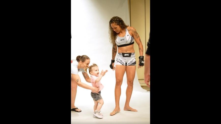 Filha de Amanda Nunes rouba a cena em sessão de fotos do UFC - Reprodução