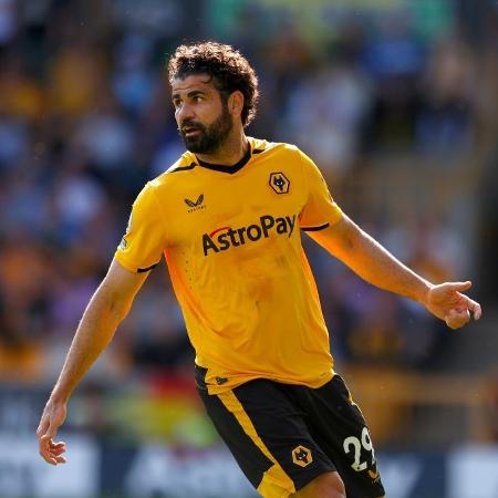 Diego Costa em ação pelo Wolverhampton na partida contra o Everton, pelo Campeonato Inglês - Malcolm Couzens/Getty Images