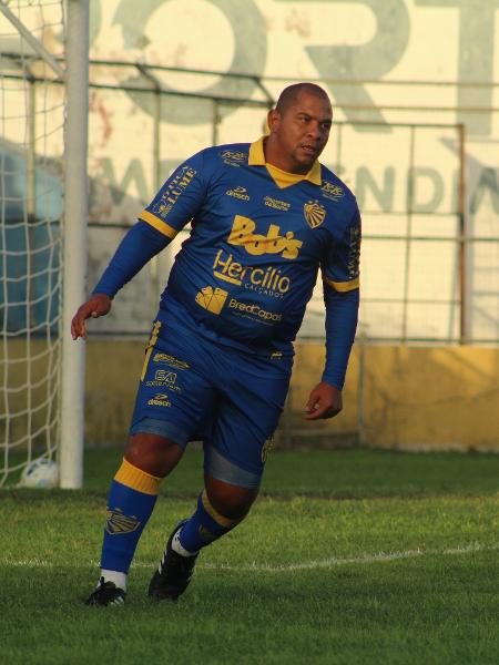 Walter jogando pelo Pelotas, no Rio Grande do Sul