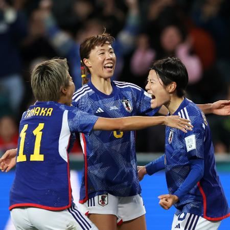 Jogadoras do Japão vibram com gol sobre a Costa Rica na Copa feminina