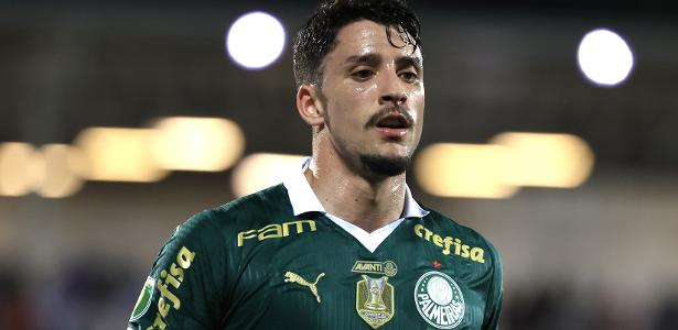 Avaliação baixa para Piquerez em empate do Palmeiras; confira desempenho do jogador.