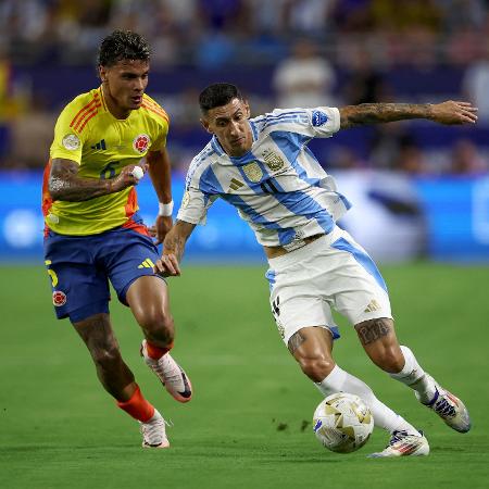 Richard Ríos e Di María em ação na final da Copa América, entre Colômbia e Argentina - Agustin Marcarian/Reuters