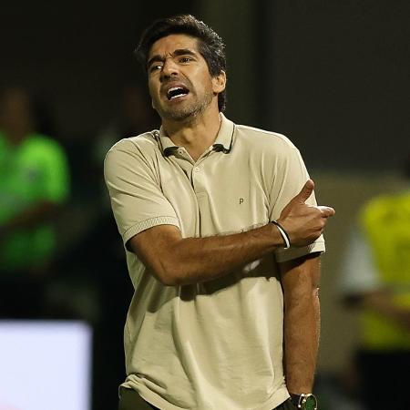 Abel Ferreira, durante Palmeiras x Corinthians, na Arena Barueri, pelo Brasileirão Abel Ferreira, durante Palmeiras x Corinthians, na Arena Barueri, pelo Brasileirão