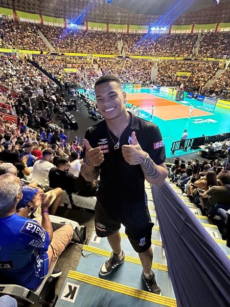 Darlan acompanha final da Superliga entre Cruzeiro e Vôlei Renata Darlan acompanha final da Superliga entre Cruzeiro e Vôlei Renata