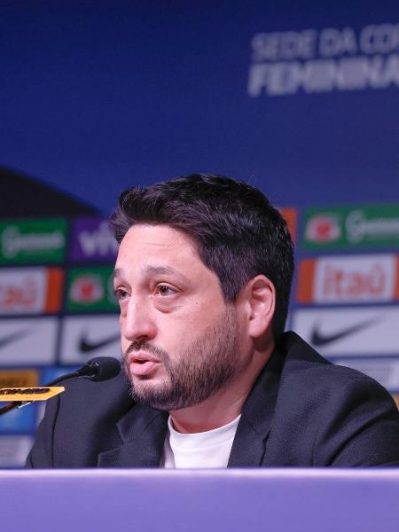 Arthur Elias, técnico da seleção feminina